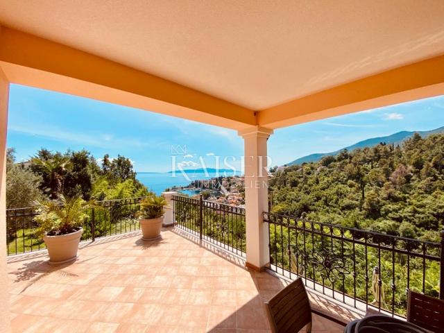 Opatija, okolica – Predivan stan u venecijanskom stilu, 184 m2