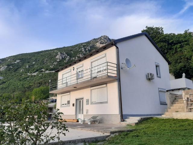 Istra, Labin - kuća 500m od mora, 270 m2