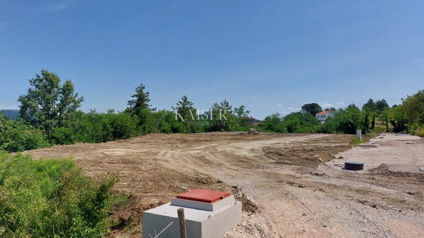 Istra, Motovun-građevinsko zemljište s panoramskim pogledom