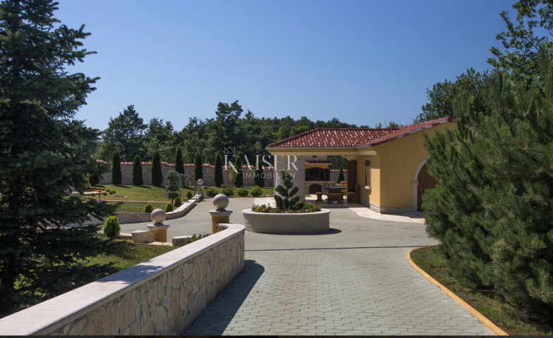 Istria, Pazin - unique property, 42000 m2