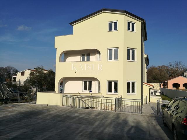 House Malinska, Malinska-Dubašnica, 480m2