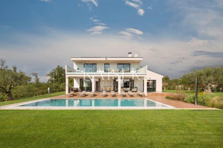 Istria, Poreč area, exclusive villa with swimming pool