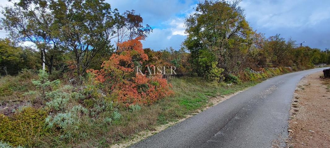 Istra, Labin - građevinsko zemljište 500 m od mora, 2100 m2