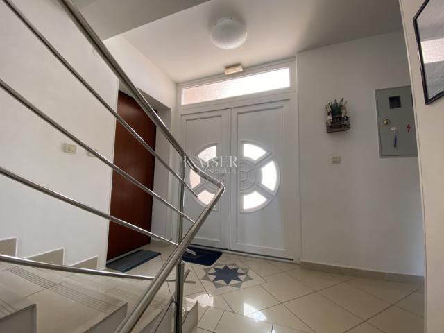 Flat Opatija, 122m2