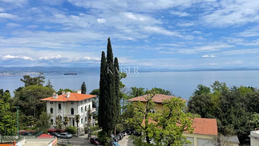 Opatija, Lovran - Etage einer historischen Villa mit 2 Wohnungen 100 m vom Meer entfernt