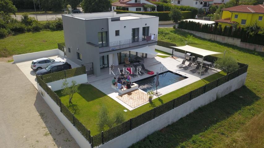 Istria, Poreč, modern villa with pool 3 km from Poreč