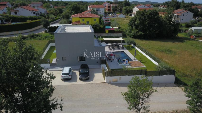 Istria, Poreč, modern villa with pool 3 km from Poreč