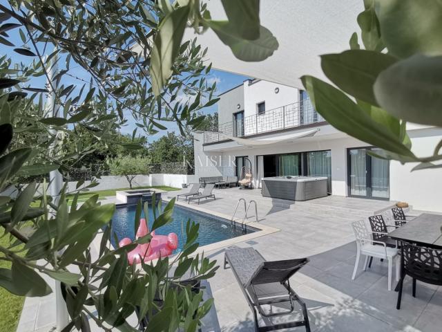 Istria, Poreč, modern villa with pool 3 km from Poreč