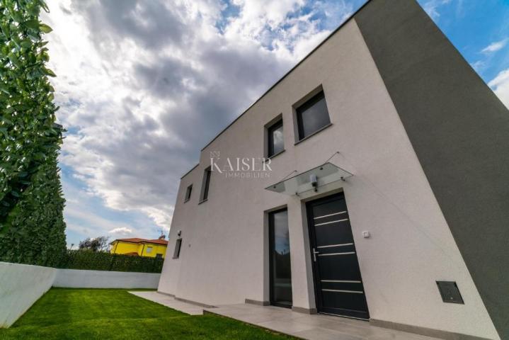 Istria, Poreč, modern villa with pool 3 km from Poreč