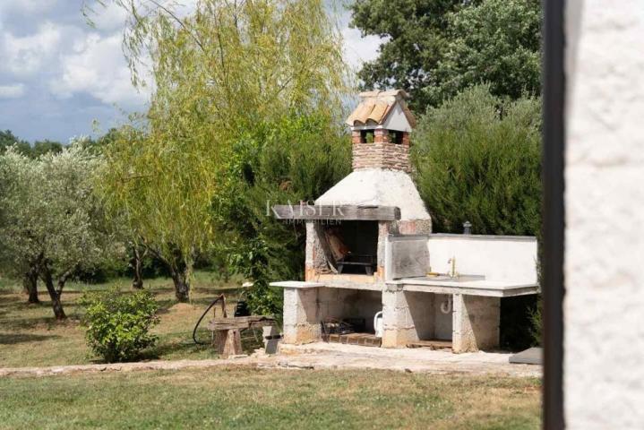 Istrien, Višnjan, Haus mit Pool und wunderschönem Meerblick