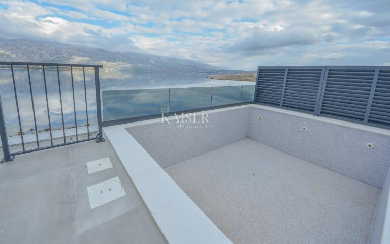 Vinjerac - luxury penthouse 134m2, 1st row to the sea