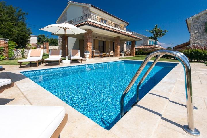 Otok Krk, Dobrinj, okolica - luksuzna villa 180m2