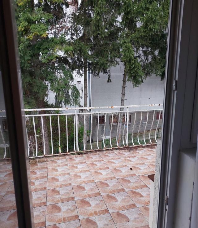 Petlovo Brdo, renoviran, useljiv 48+16m2