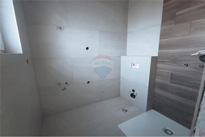 APARTMAN NA 1 KATU - PRIVLAKA - SNIŽENO!