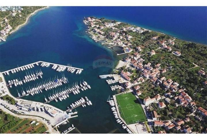 OTOK UGLJAN - ATRAKTIVNO ZEMLJIŠTE