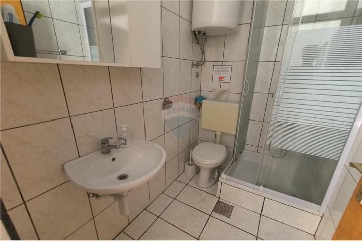 Bošana, Pag - kuća s šest apartmana - LOKACIJA