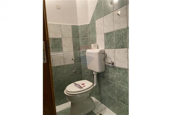 ZADAR, KUĆA S 10 APARTMANA, IZVRSNA LOKACIJA !