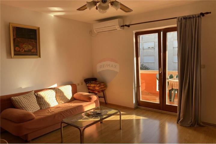 ZADAR, KUĆA S 10 APARTMANA, IZVRSNA LOKACIJA !