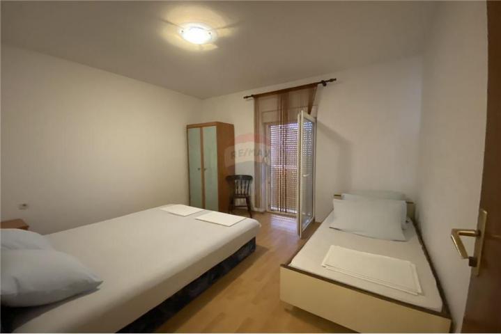 ZADAR, KUĆA S 10 APARTMANA, IZVRSNA LOKACIJA !