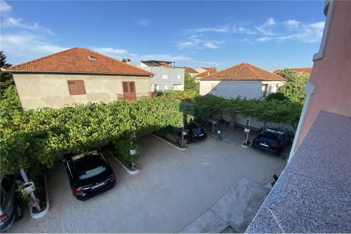 ZADAR, KUĆA S 10 APARTMANA, IZVRSNA LOKACIJA !