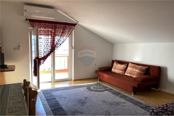 ZADAR, KUĆA S 10 APARTMANA, IZVRSNA LOKACIJA !