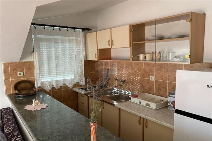 ZADAR, KUĆA S 10 APARTMANA, IZVRSNA LOKACIJA !