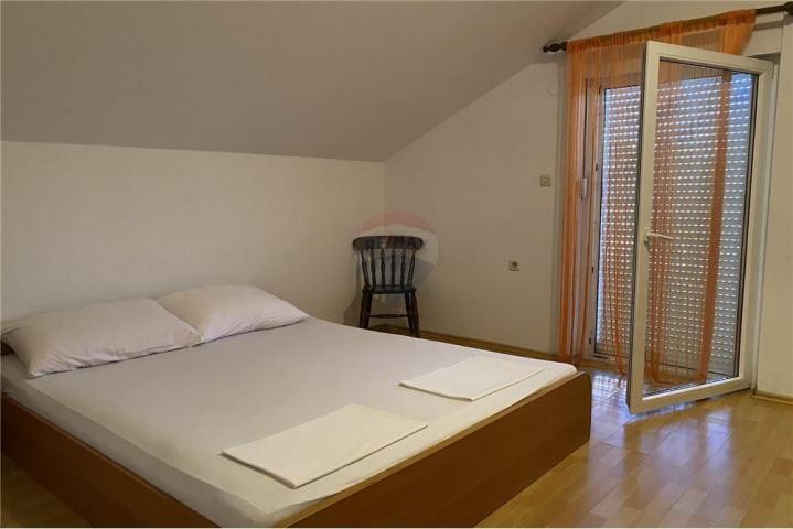 ZADAR, KUĆA S 10 APARTMANA, IZVRSNA LOKACIJA !