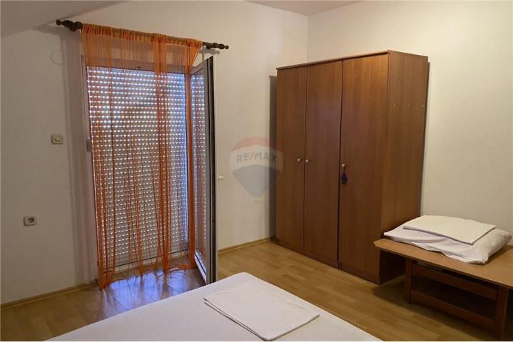 ZADAR, KUĆA S 10 APARTMANA, IZVRSNA LOKACIJA !