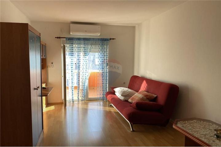 ZADAR, KUĆA S 10 APARTMANA, IZVRSNA LOKACIJA !