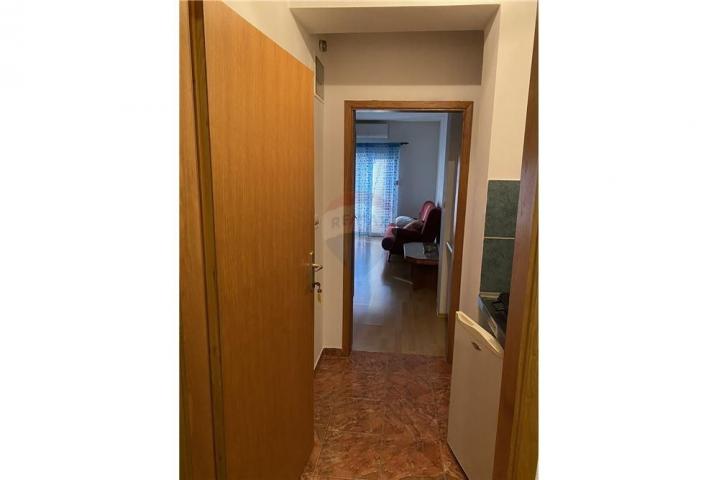 ZADAR, KUĆA S 10 APARTMANA, IZVRSNA LOKACIJA !