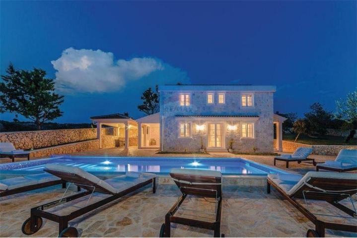 PAG ISLAND, NOVALJA beautiful stone house with swimming pool