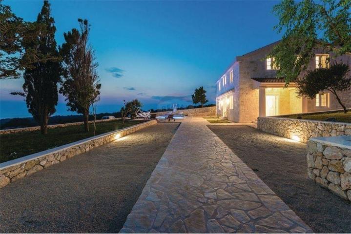 PAG ISLAND, NOVALJA beautiful stone house with swimming pool