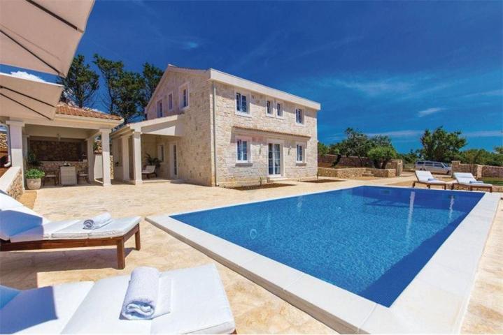 PAG ISLAND, NOVALJA beautiful stone house with swimming pool