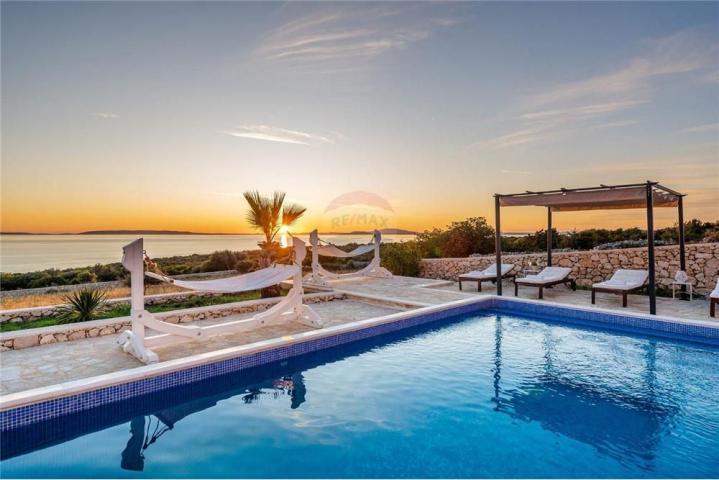 PAG ISLAND, NOVALJA beautiful stone house with swimming pool