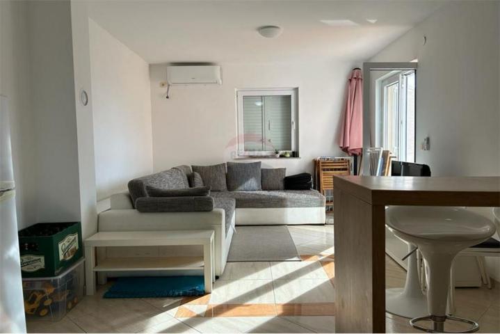 Novalja - three-room apartment near the center