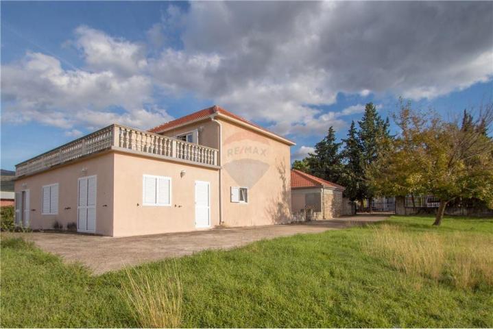 Haus Gornji Karin, Obrovac, 408m2