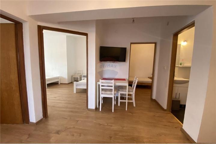 VIR, KUĆA S 2 APARTMANA+STUDIO APP. , 60 m do PLAŽE