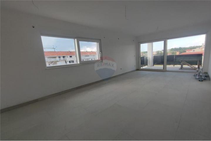 APARTMAN NA 1 KATU - PRIVLAKA - SNIŽENO!