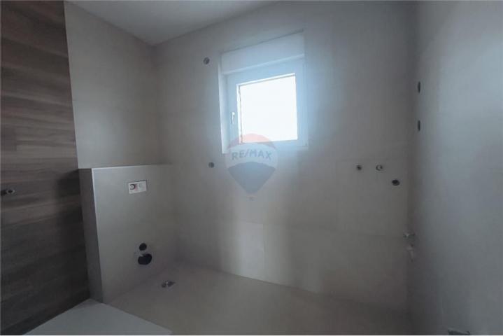 APARTMAN NA 1 KATU - PRIVLAKA - SNIŽENO!