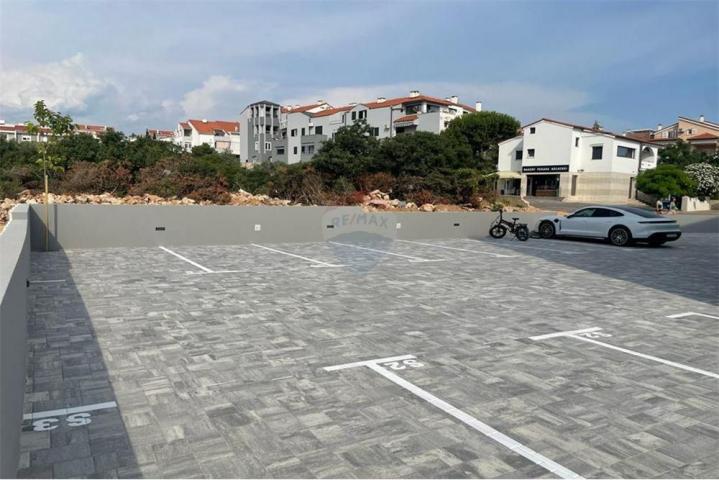 NOVALJA - NOVOGRADNJA, 4-SOBNI STAN I VRT 167 m2 TOP LOKACIJA I BLIZINA PLAŽE 