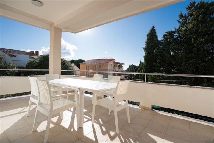 Novalja - three-room apartment NEAR THE SEA