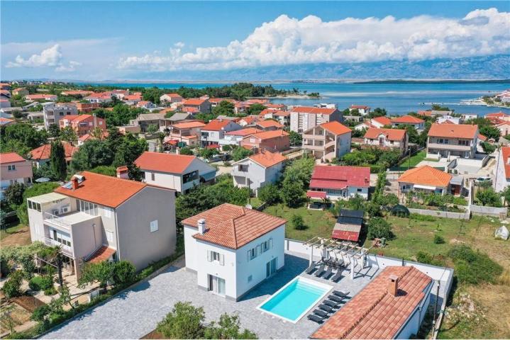 NIN-VILLA S BAZENOM, 3 SPAVAĆE SOBE, BLIZINA PLAŽE