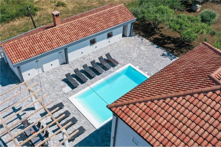 NIN-VILLA S BAZENOM, 3 SPAVAĆE SOBE, BLIZINA PLAŽE