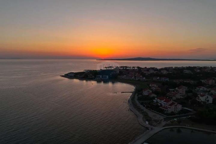 PRIVLAKA, ZADAR - PENTHOUSE S KROVNOM TERASOM