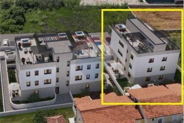 PRIVLAKA, ZADAR - PENTHOUSE S KROVNOM TERASOM