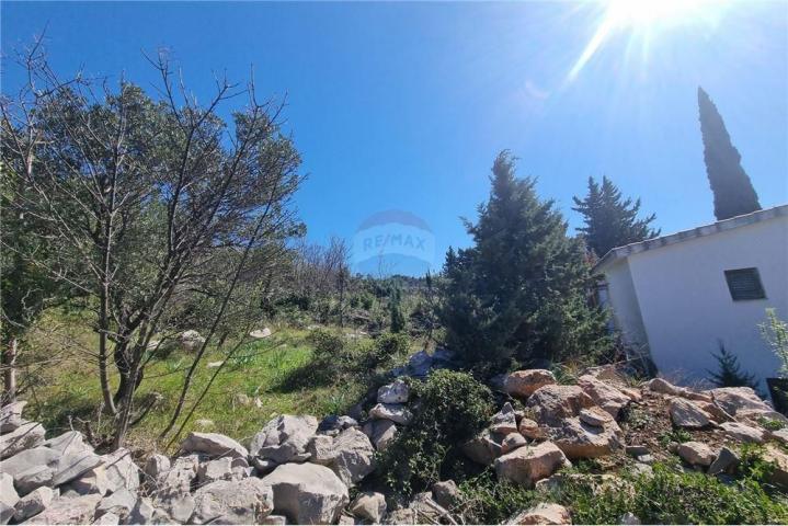 Land Starigrad, 640m2