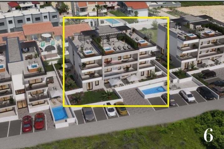 PRIVLAKA, ZADAR - PRIZEMLJE S VRTOM