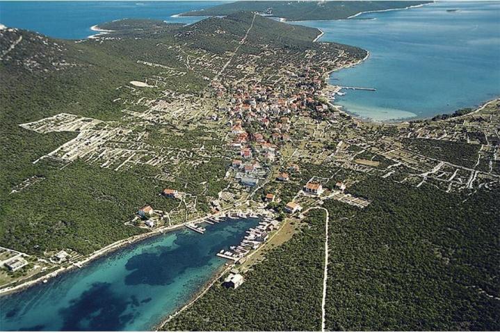 Land Ist, Zadar - Okolica, 1.630m2