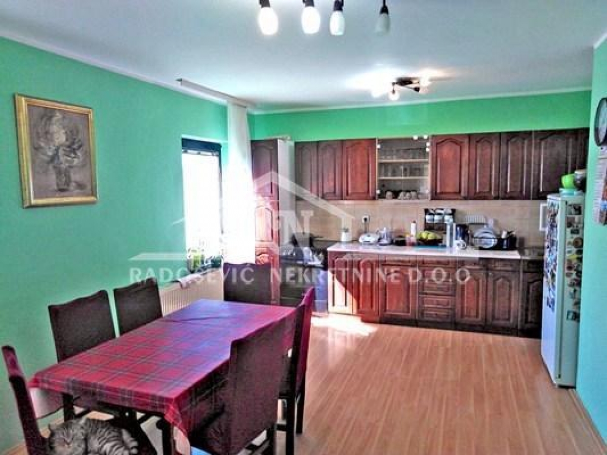 Barajevo, Nenadovac, Branislava Jovanovića, 249m2, plac 14, 46 ari ID#1215