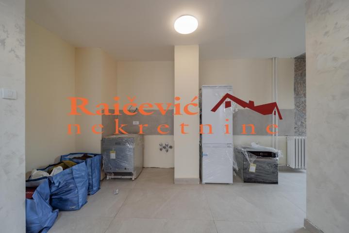 VOZDOVAC BANJICA 86m2 , fb , 225000e